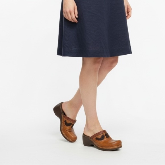 Clarks Shoes - Indigo by Clarks Leather Clogs Embroidered Floral Western Mules 8